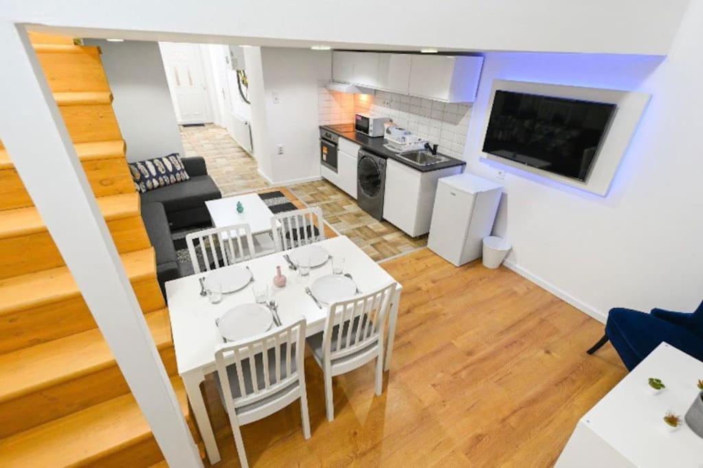 Lovely Flat In Damjanich Street - Leonard Apartman Budapest
